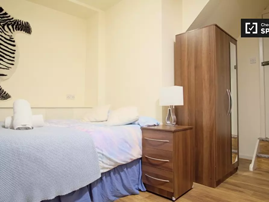 Immagine 1 di Ufficio in affitto  in Apartment a Brent