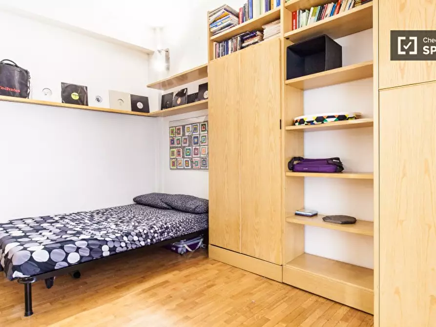 Immagine 8 di Camera condivisa in affitto  in Via di S. Angela Merici a Roma