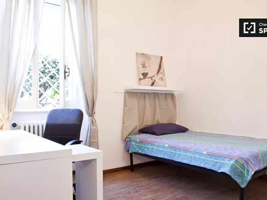 Immagine 4 di Camera condivisa in affitto  in Via Temistocle Calzecchi Onesti a Roma