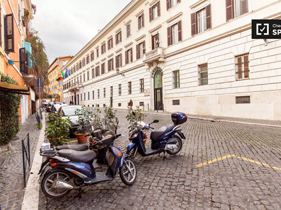 Immagine 15 di Appartamento in affitto  in Via Garibaldi a Roma
