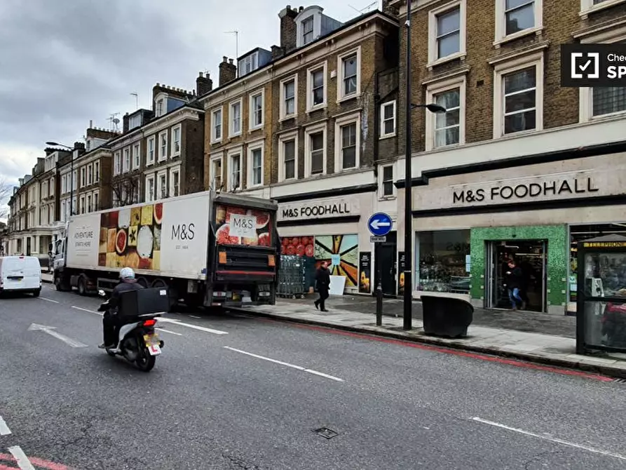 Immagine 5 di Camera condivisa in affitto  in Ground Floor Apartment a Kensington