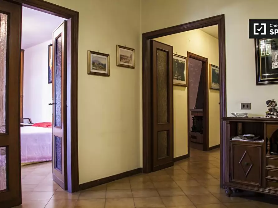 Immagine 14 di Camera condivisa in affitto  in Via Santa Domenica Talao a Roma