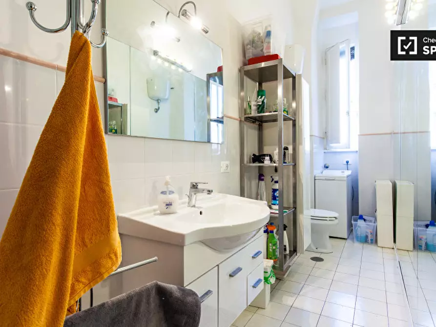 Immagine 16 di Camera condivisa in affitto  in Via Ettore Rolli a Roma