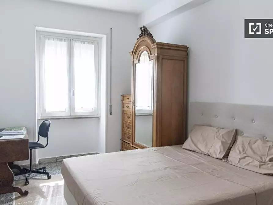 Immagine 1 di Camera condivisa in affitto  in Via Vetulonia a Roma