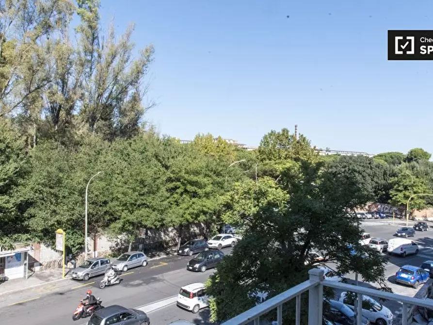 Immagine 5 di Camera condivisa in affitto  in Via Portuense a Roma