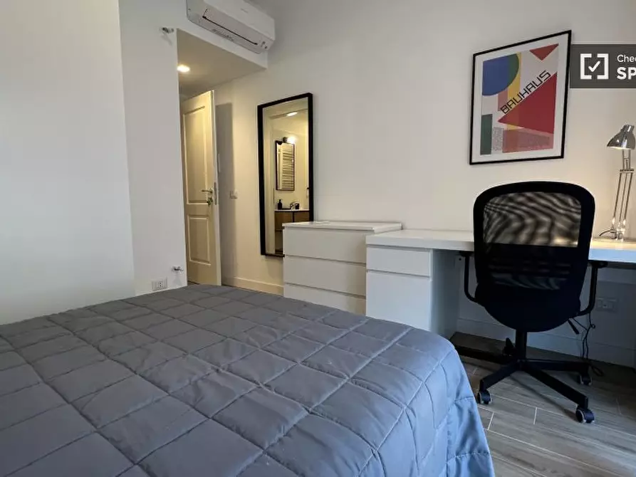 Immagine 13 di Camera condivisa in affitto  in Via Giovanni Mingazzini a Roma