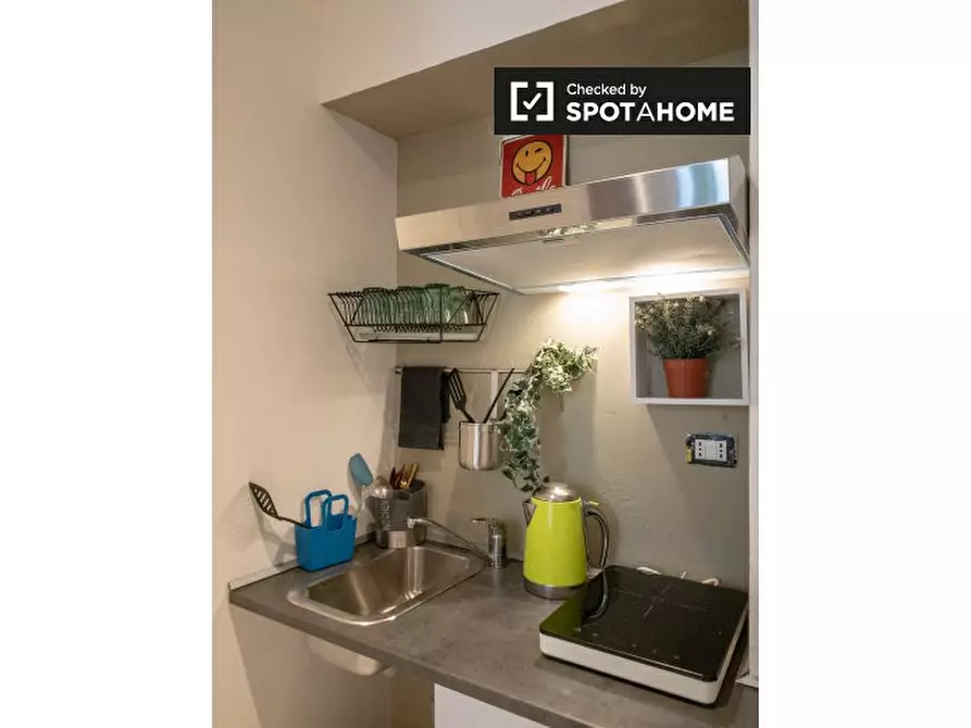 Immagine 2 di Ufficio in affitto  in Piazza Napoli, 20144 Milano MI, Italy a Milano