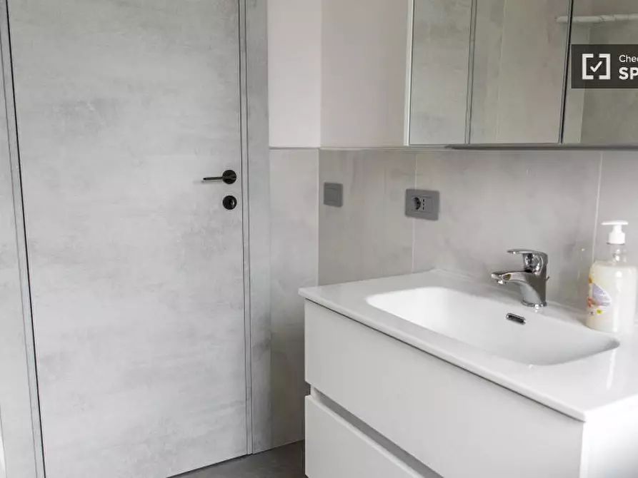 Immagine 9 di Camera condivisa in affitto  in Via del Casale Sansoni a Roma