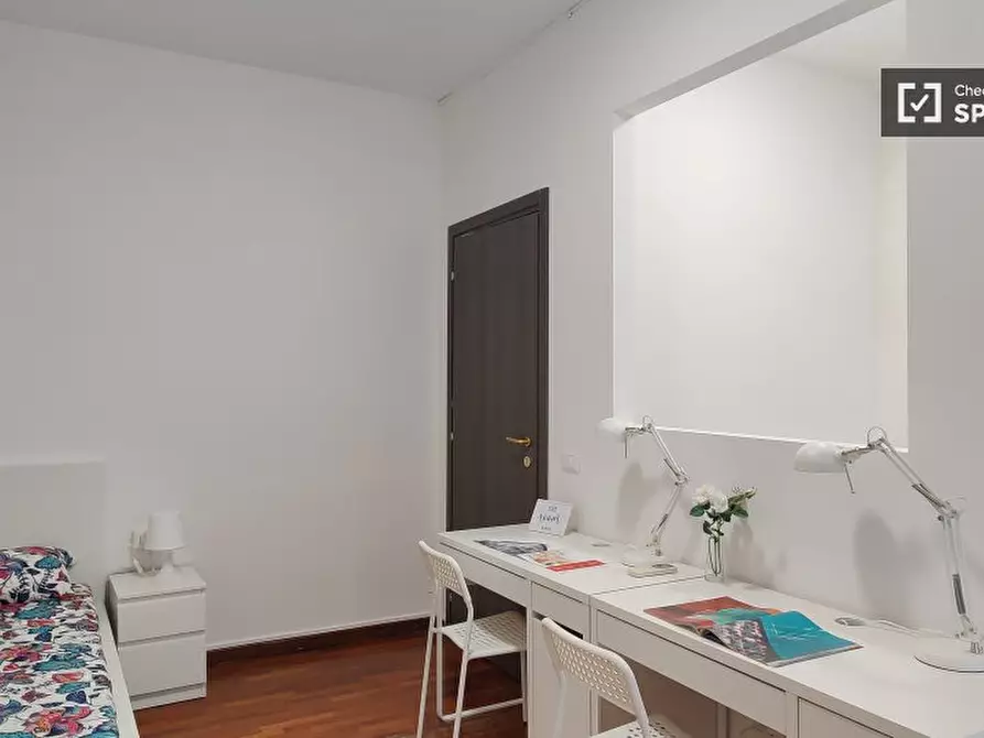 Immagine 3 di Camera condivisa in affitto  in Via Savona a Milano