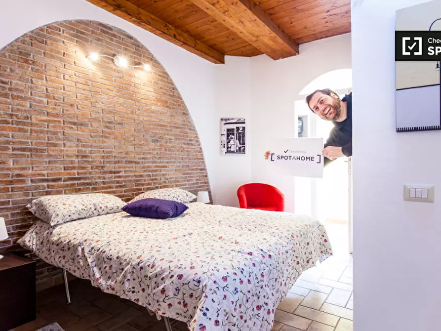 Immagine 10 di Appartamento in affitto  in Via Garibaldi a Roma