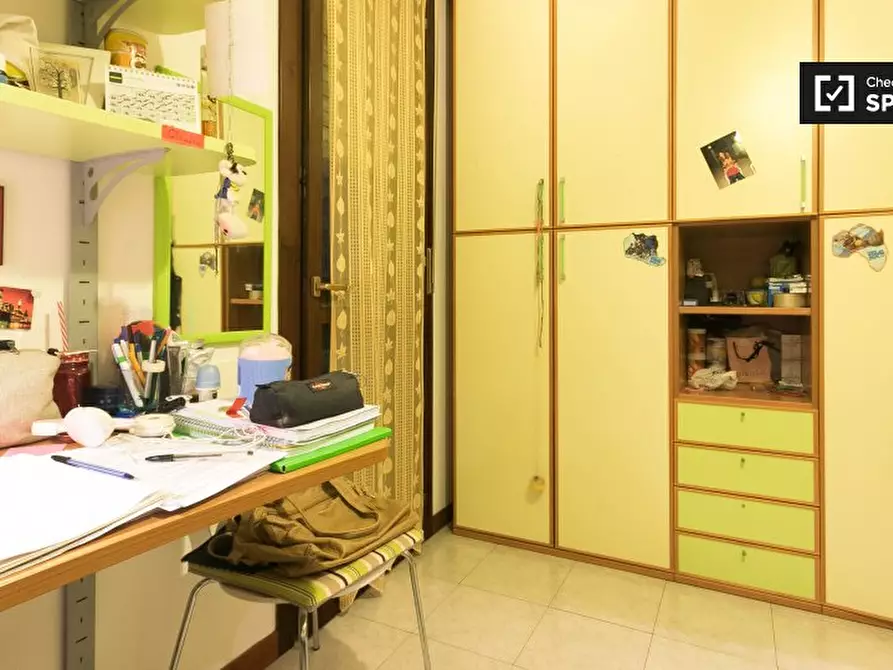 Immagine 9 di Camera condivisa in affitto  in Via Amico Aspertini a Roma