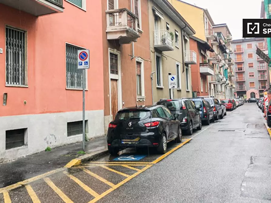 Immagine 18 di Camera condivisa in affitto  in Via Ugo Foscolo a Sesto San Giovanni