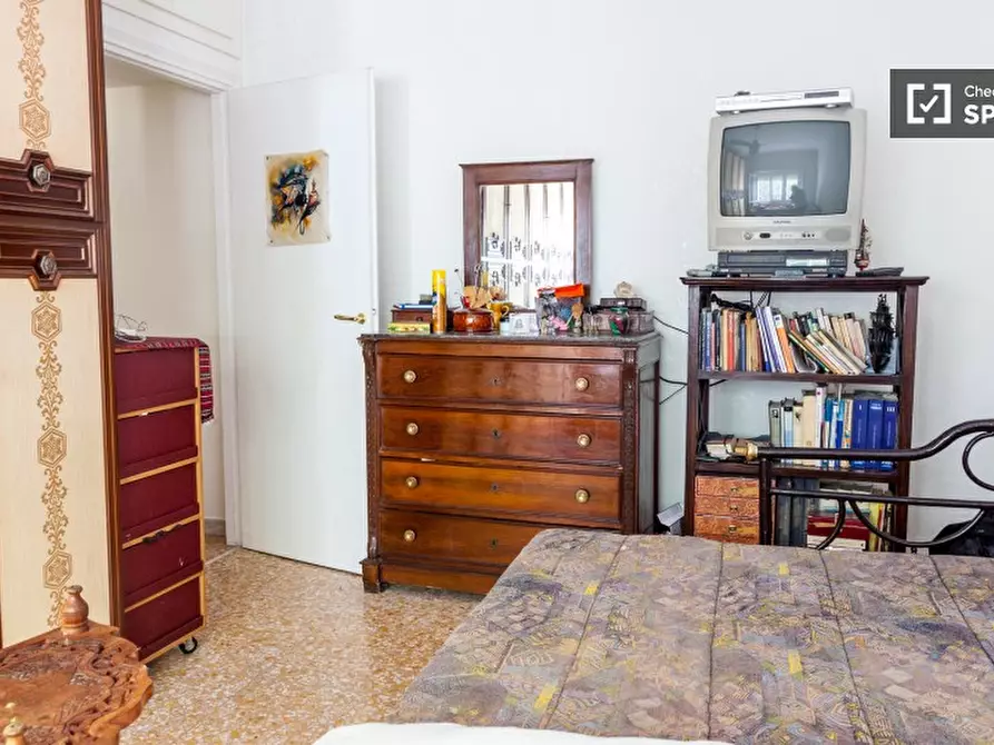 Immagine 11 di Camera condivisa in affitto  in Via Angelo Emo a Roma