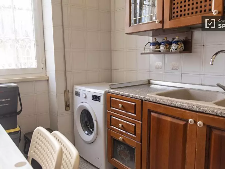 Immagine 5 di Camera condivisa in affitto  in Via Simone Ghini a Roma