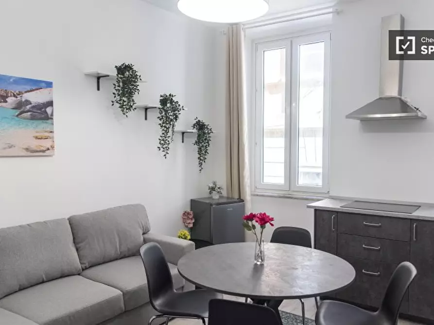 Immagine 1 di Appartamento in affitto  in Via di Gesù e Maria a Roma