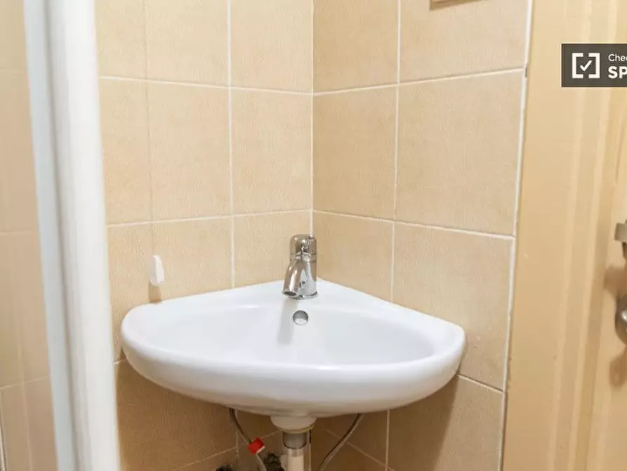 Immagine 14 di Appartamento in affitto  in Via Francesco Grimaldi a Roma