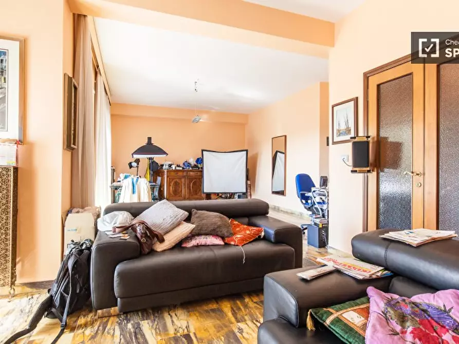 Immagine 10 di Camera condivisa in affitto  in Via Cinigiano a Roma