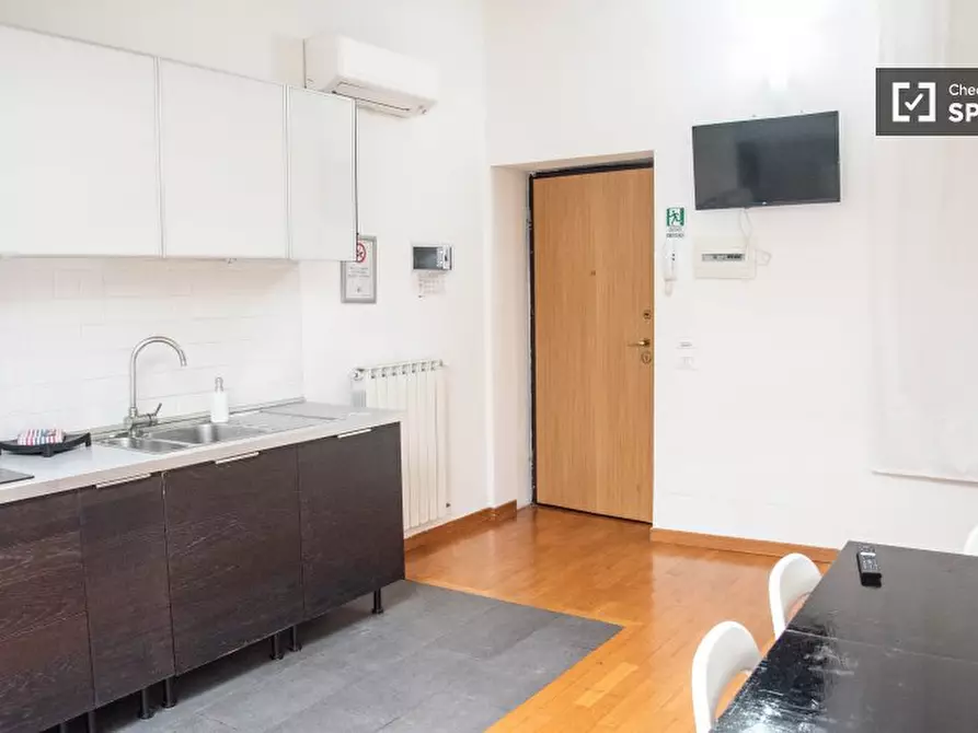 Immagine 19 di Appartamento in affitto  in Via degli Irpini a Roma