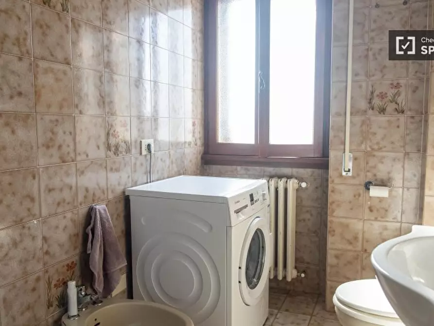 Immagine 13 di Camera condivisa in affitto  in Via Coggiola a Roma