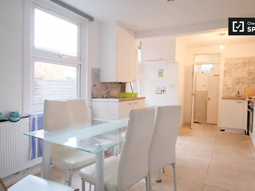 Immagine 9 di Camera condivisa in affitto  in Hornsey Park Road a Tottenham