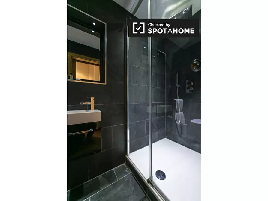 Immagine 8 di Ufficio in affitto  in Flat 4A, 5 New Bridge St, London EC4V 6AB, UK a 