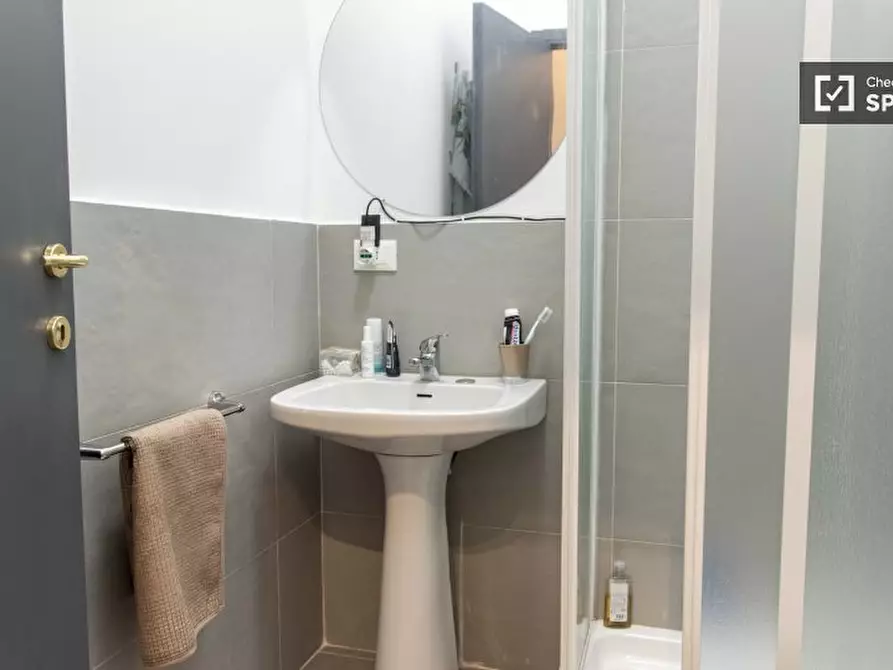 Immagine 10 di Camera condivisa in affitto  in Via Filippo Scolari a Roma