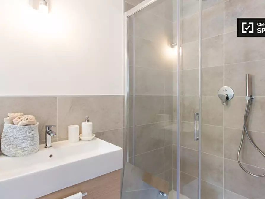 Immagine 5 di Camera condivisa in affitto  in Via Toce a Milano