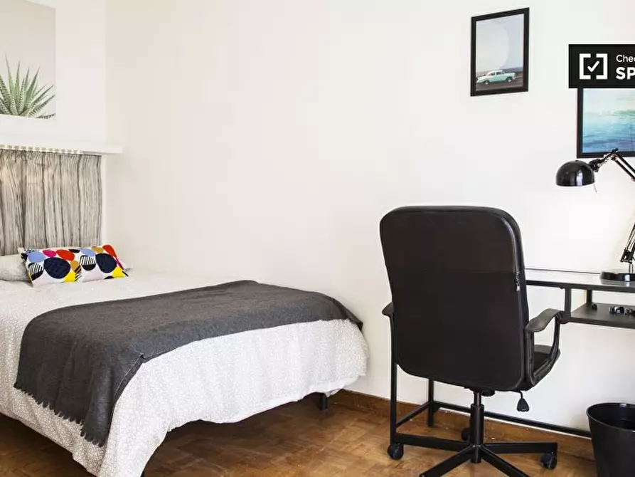 Immagine 2 di Camera condivisa in affitto  in Via Angelo Emo, 00136 Roma RM, Italy a Roma