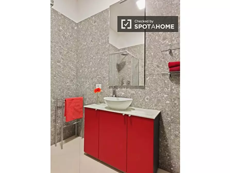 Immagine 5 di Camera condivisa in affitto  in Corso Italia a Milano