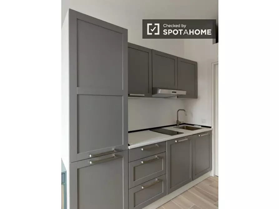 Immagine 3 di Ufficio in affitto  in Via Polesine a Milano