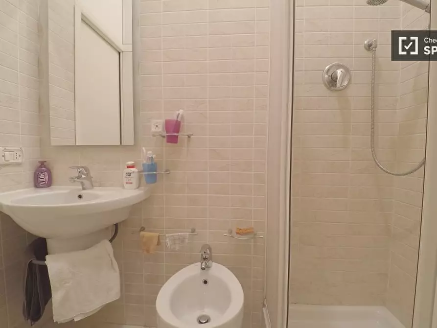 Immagine 12 di Camera condivisa in affitto  in Viale Somalia a Roma