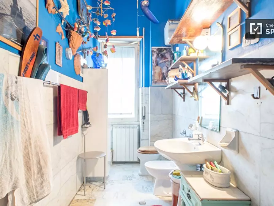 Immagine 8 di Camera condivisa in affitto  in Via Raffaele Balestra a Roma