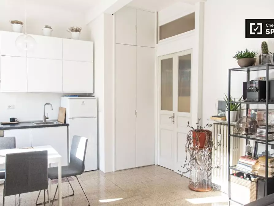 Immagine 11 di Camera condivisa in affitto  in Via Conte di Carmagnola a Roma