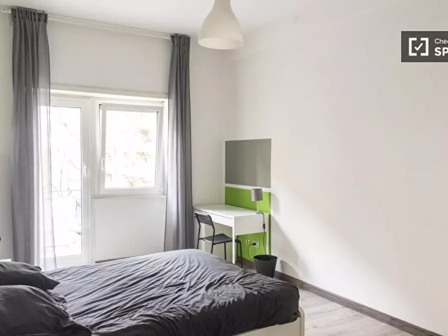 Immagine 3 di Camera condivisa in affitto  in Via Oderisi da Gubbio a Roma