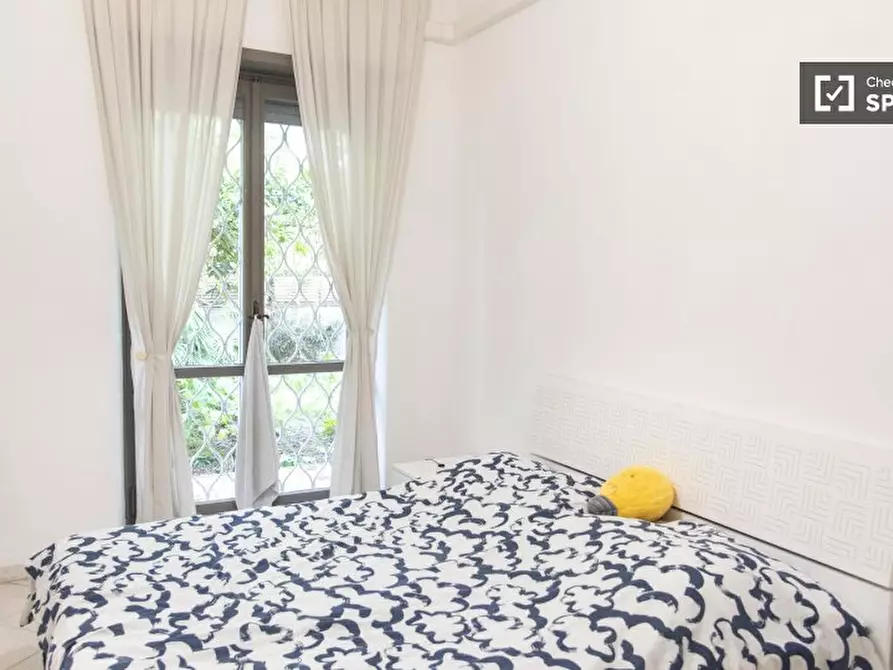 Immagine 1 di Camera condivisa in affitto  in Via Canzone del Piave a Roma