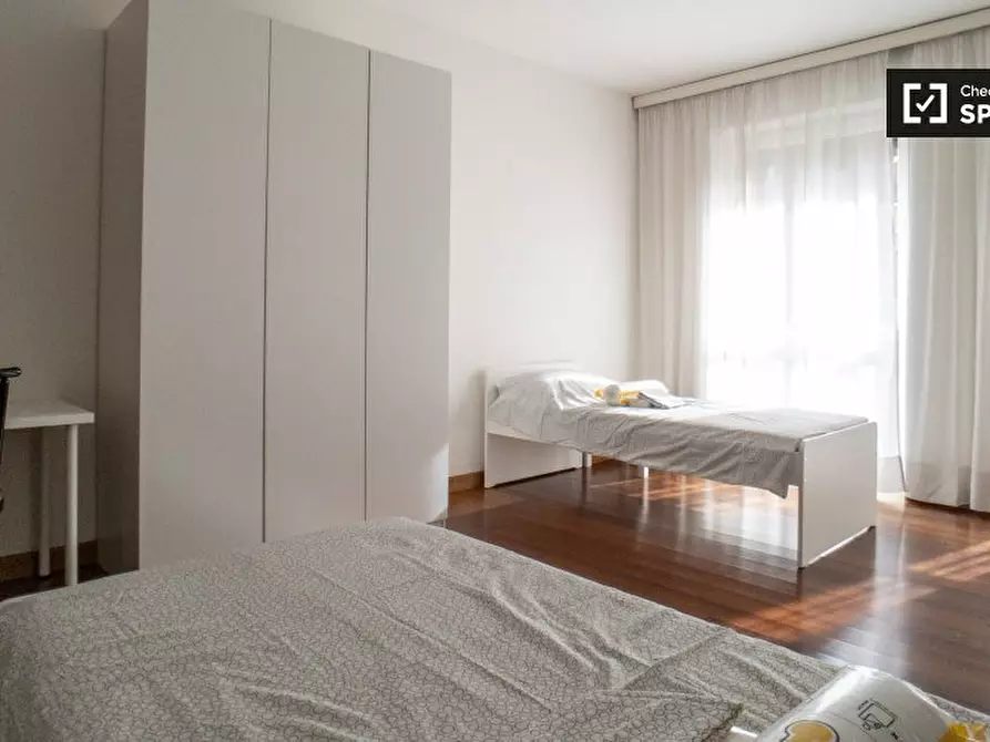 Immagine 1 di Camera condivisa in affitto  in Via Francesco dall'Ongaro a Milano