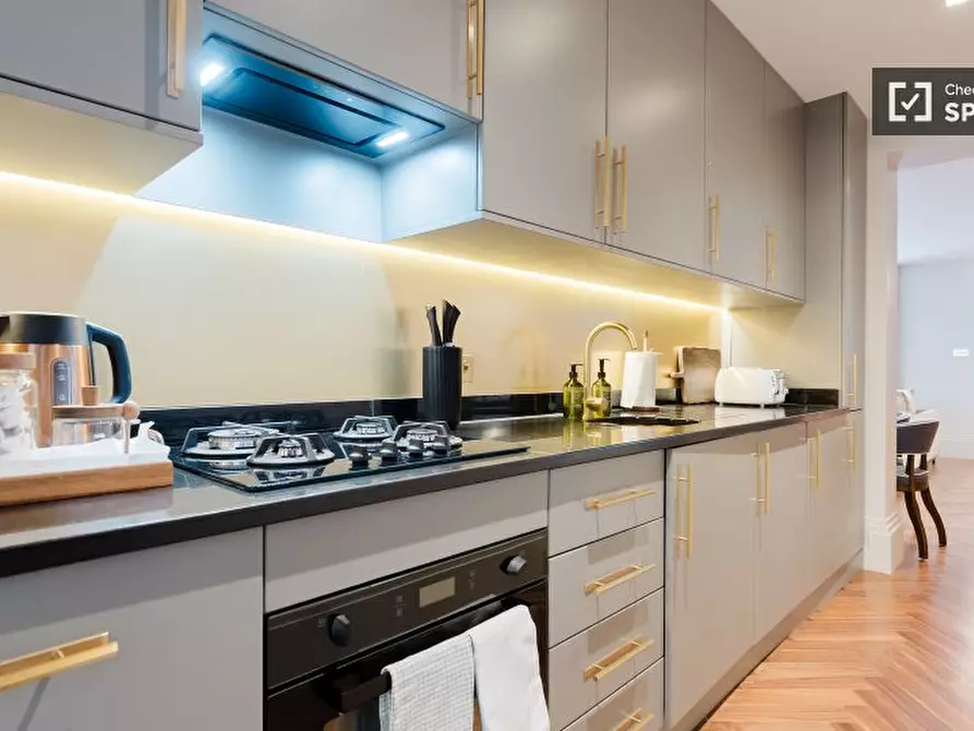 Immagine 15 di Appartamento in affitto  in Palace Gardens Terrace a Kensington
