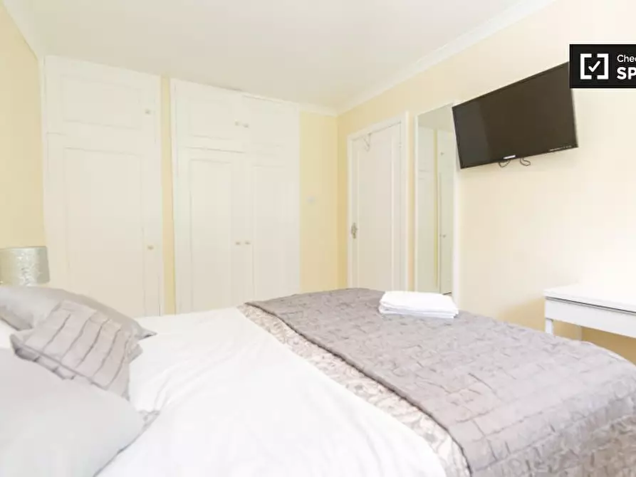 Immagine 15 di Appartamento in affitto  in Flat, Whitley House, Churchill Gardens, London SW1V 3BH, UK a 