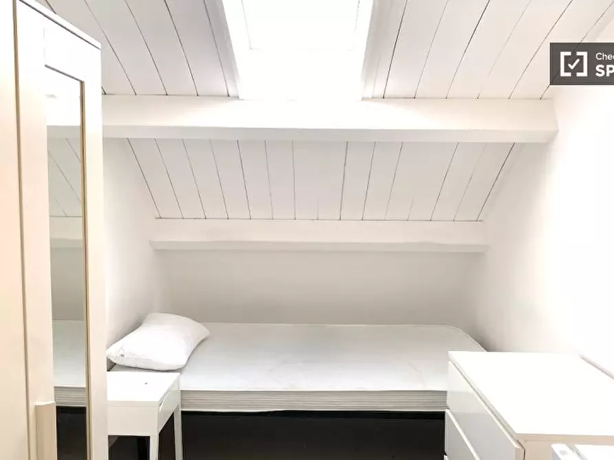 Immagine 5 di Camera condivisa in affitto  in Via di Carcaricola a Roma