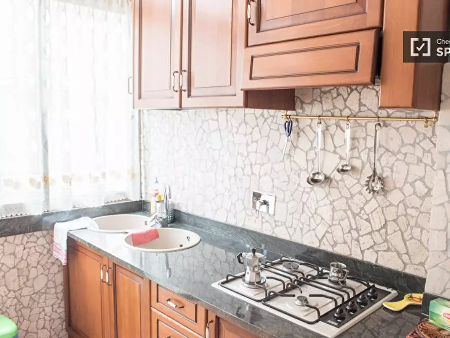 Immagine 11 di Camera condivisa in affitto  in Via Francesco Vettori a Roma