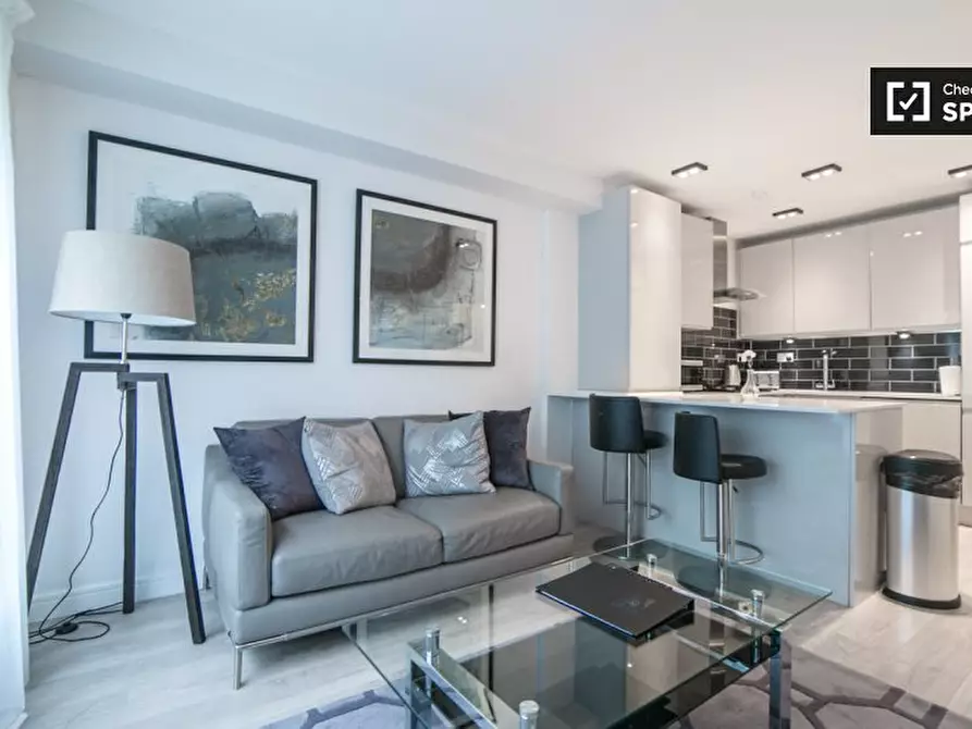 Immagine 1 di Appartamento in affitto  in Flat 204, 6 Bromehead St, Whitechapel, London E1 2PQ a Poplar