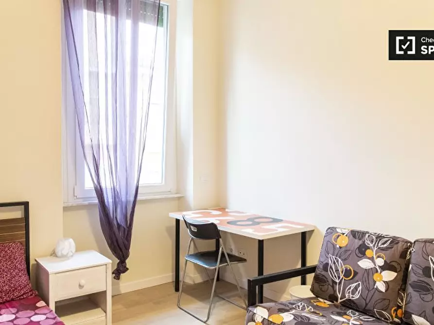 Immagine 7 di Camera condivisa in affitto  in Via Fara Sabina a Roma