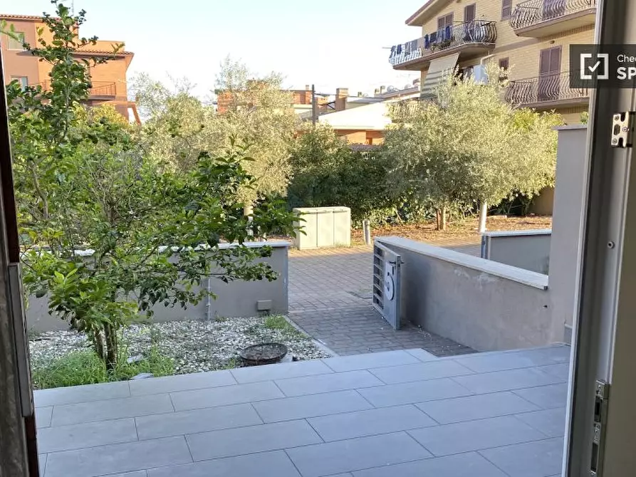 Immagine 5 di Camera condivisa in affitto  in Via di Carcaricola a Roma