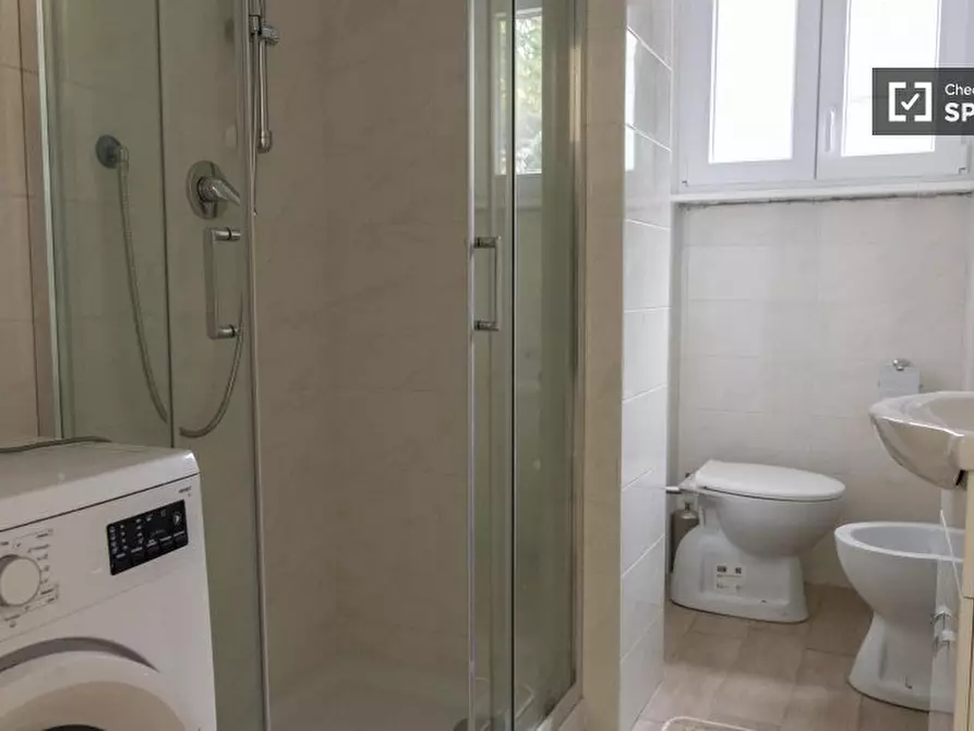 Immagine 5 di Camera condivisa in affitto  in Via Angelo Fava a Roma