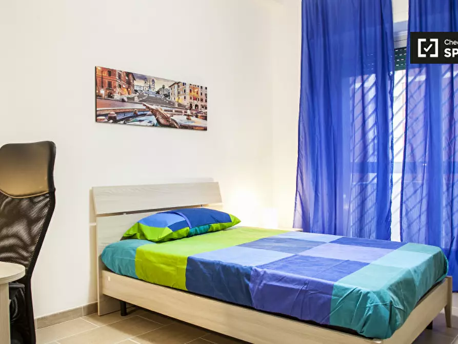 Immagine 4 di Camera condivisa in affitto  in Via Lattanzio a Roma