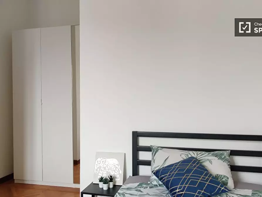 Immagine 3 di Camera condivisa in affitto  in Via Calatafimi a Milano