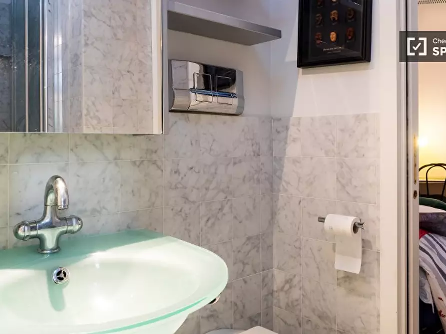 Immagine 3 di Camera condivisa in affitto  in Viale Edoardo Jenner a Milano