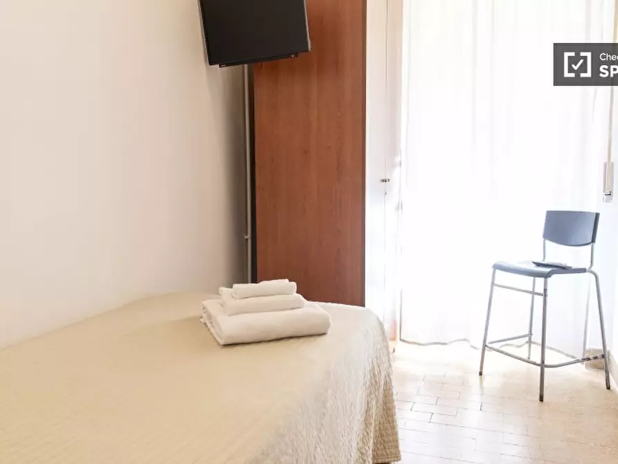 Immagine 19 di Camera condivisa in affitto  in Via Filippo Scolari a Roma