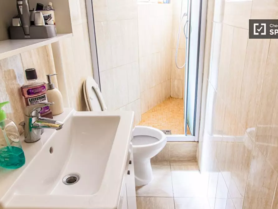 Immagine 13 di Camera condivisa in affitto  in Via Giuseppe Vasi a Roma