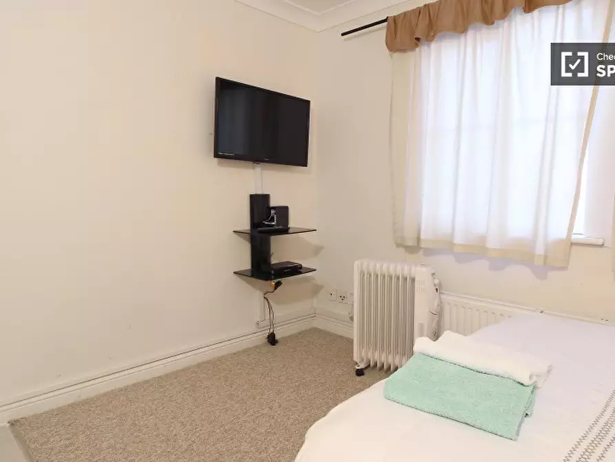 Immagine 3 di Ufficio in affitto  in Lytham Cl a Eltham
